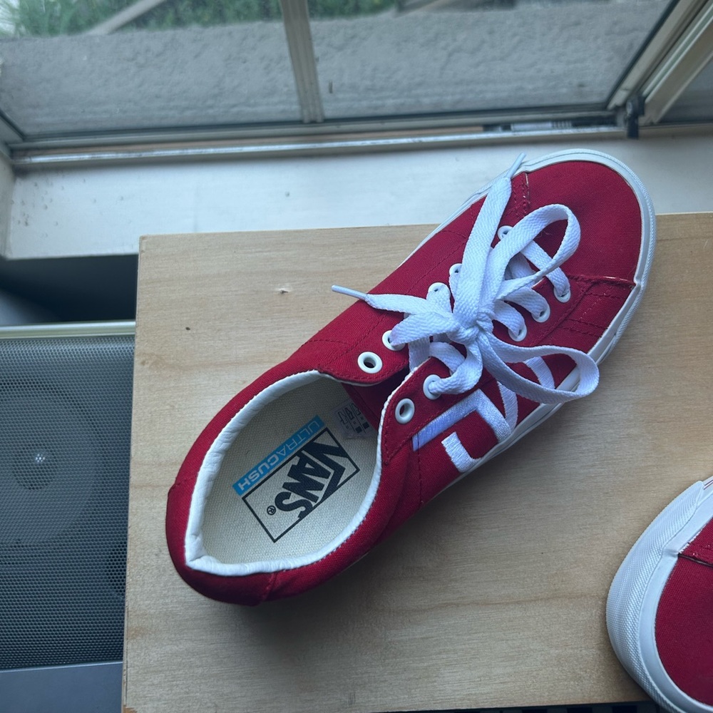 Vans - Picture 4 of 4